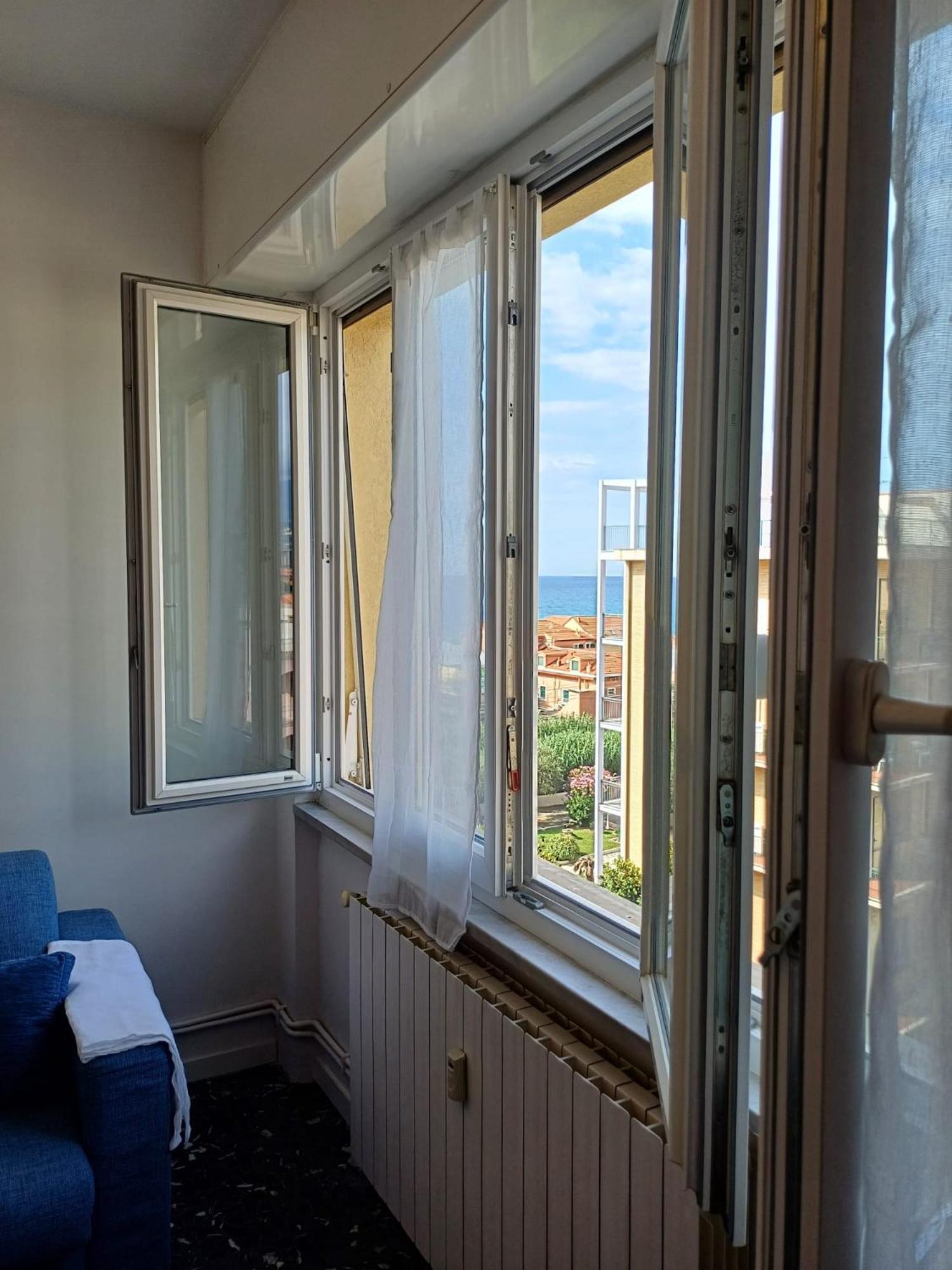 Nirvana House Sole E Mare Pietra Ligure Exterior photo